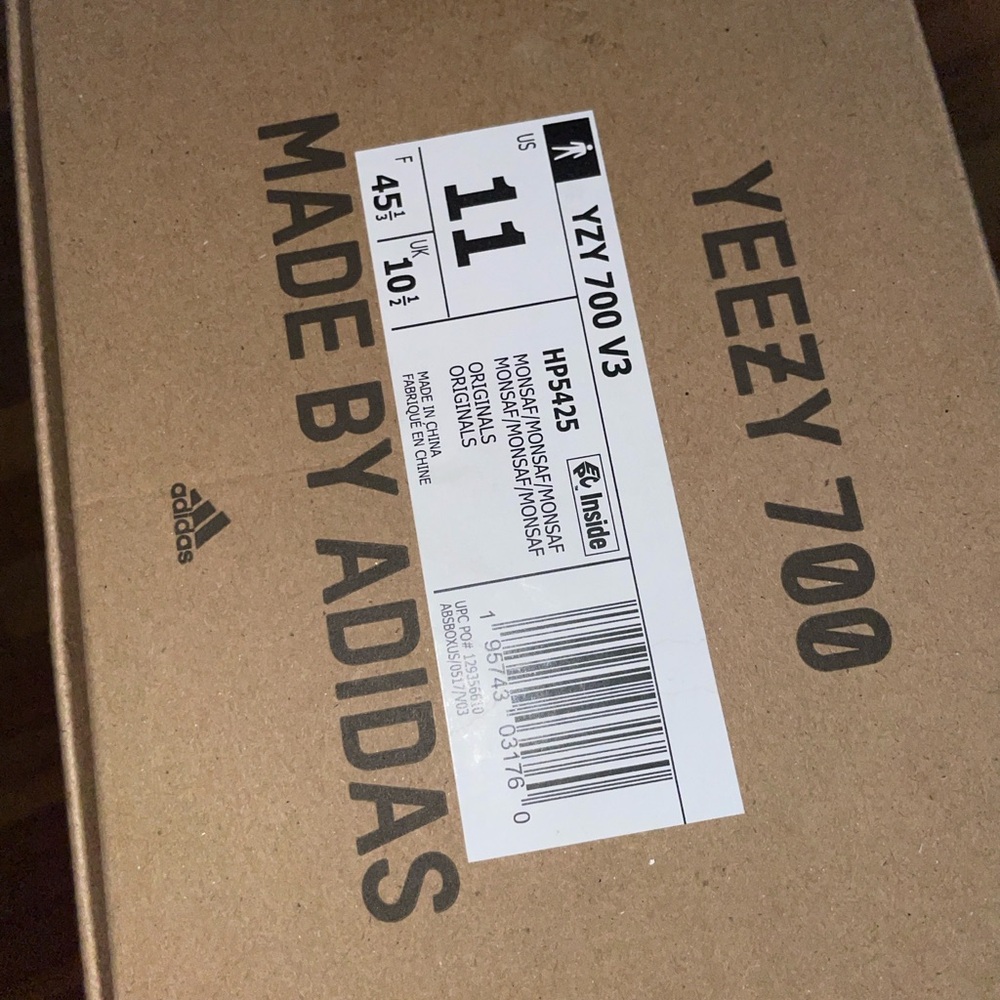 Adidas Yeezy 700 V3 ‘Mono Safflower’ - Picture 7 of 7